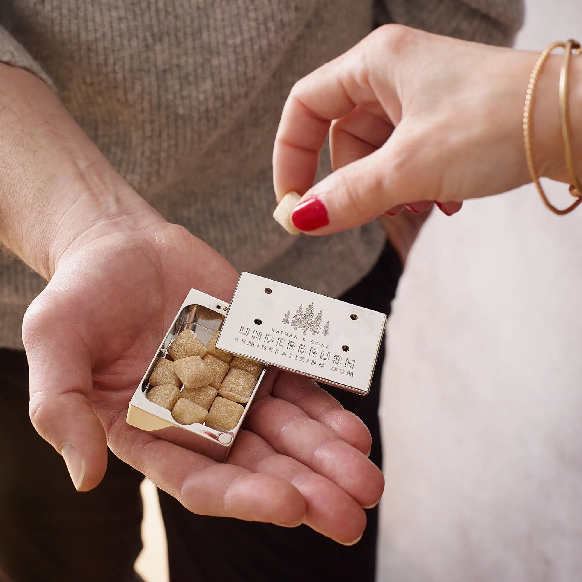 Stainless Slide Snap Gum Case - Image 5